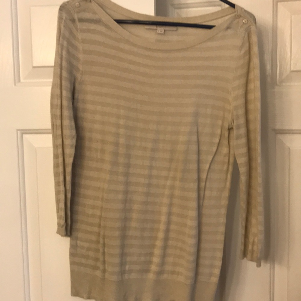 Lightweight sweater